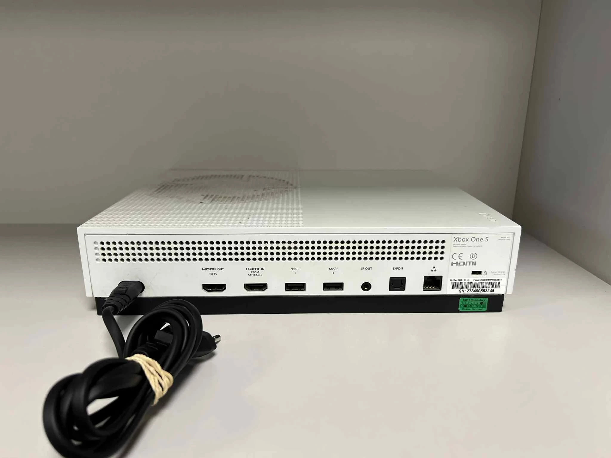 konsola-xbox-one-s-500gb-model-1681-gry-w-zestawie-205998-225574