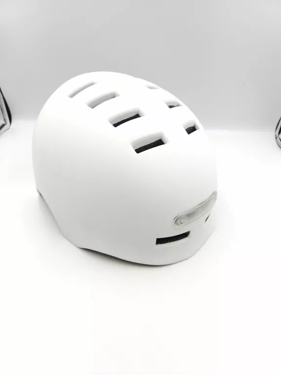 KASK ROWEROWY Z OŚWIETLENIEM LED UIRAX
