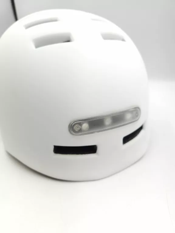 KASK ROWEROWY Z OŚWIETLENIEM LED UIRAX