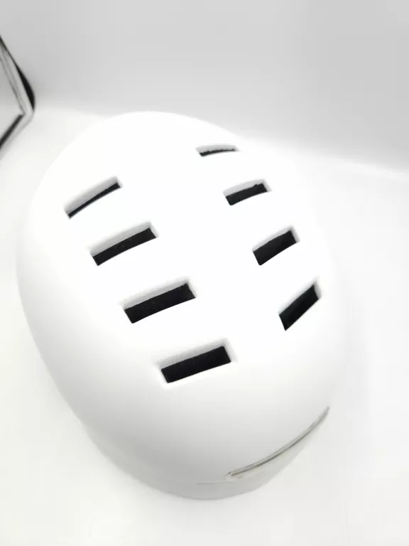 KASK ROWEROWY Z OŚWIETLENIEM LED UIRAX