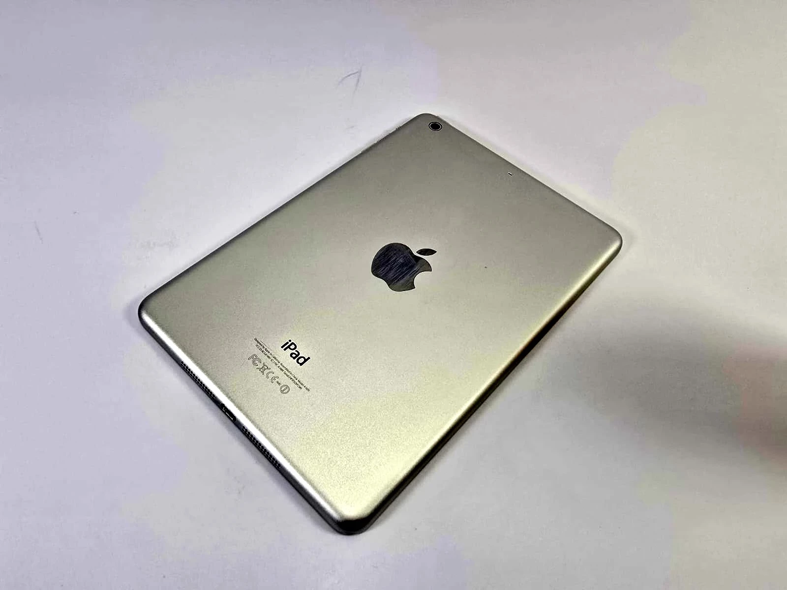 tablet-apple-ipad-mini-2nd-gen-79-1-gb-32-gb-srebrny-kod-producenta-a1489