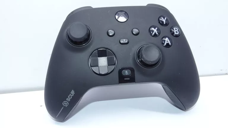 pad-xbox-scuf-instinct-pro-kompatybilne-platformy-210650-1