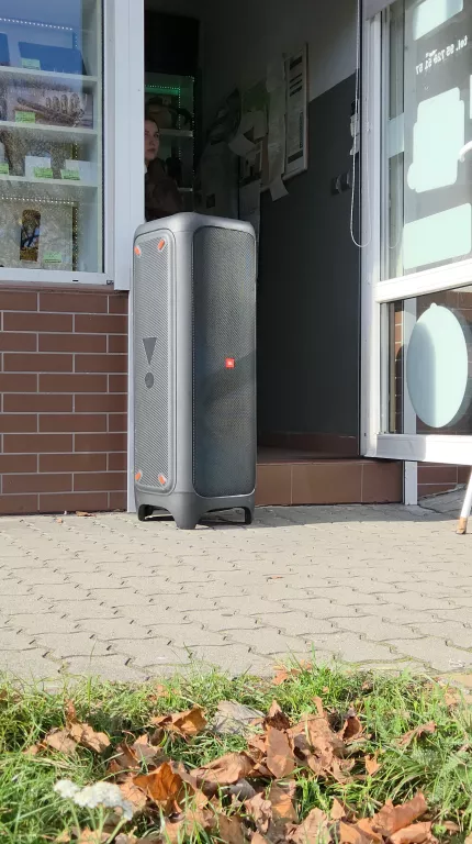 glosnik-przenosny-jbl-partybox-1000-czarny-1100-w-moc-110000