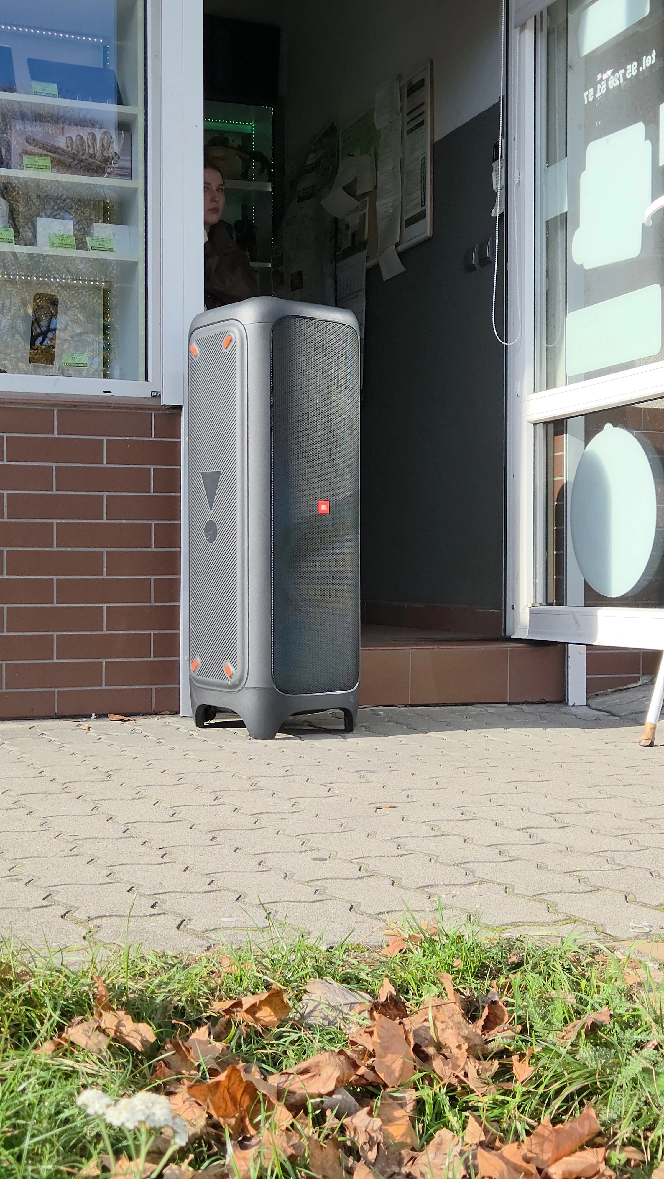 glosnik-przenosny-jbl-partybox-1000-czarny-1100-w-moc-110000