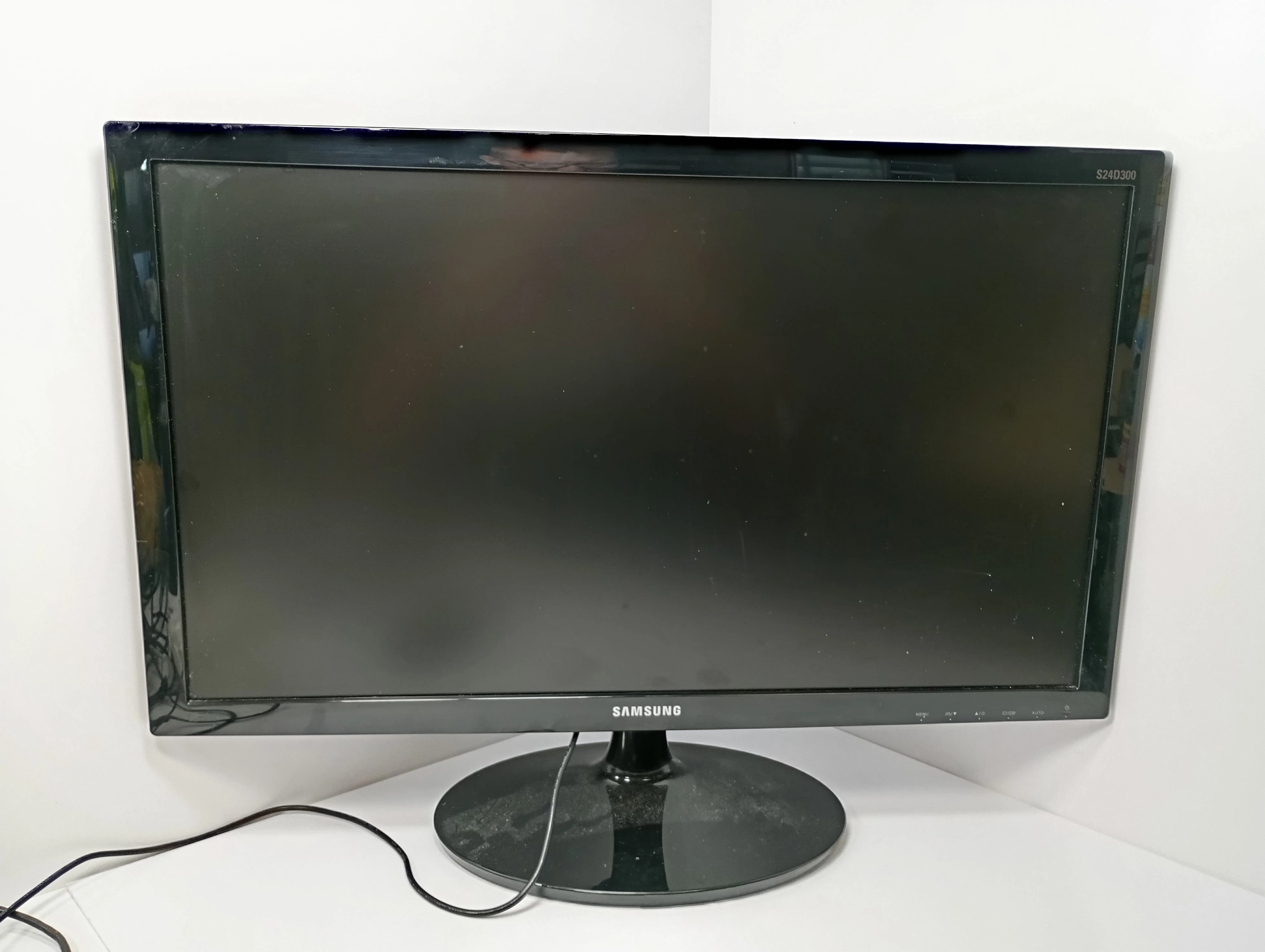 monitor-led-samsung-s24d300hl-236-1920-x-1080-px-tn-kod-producenta-ls24d300hlen