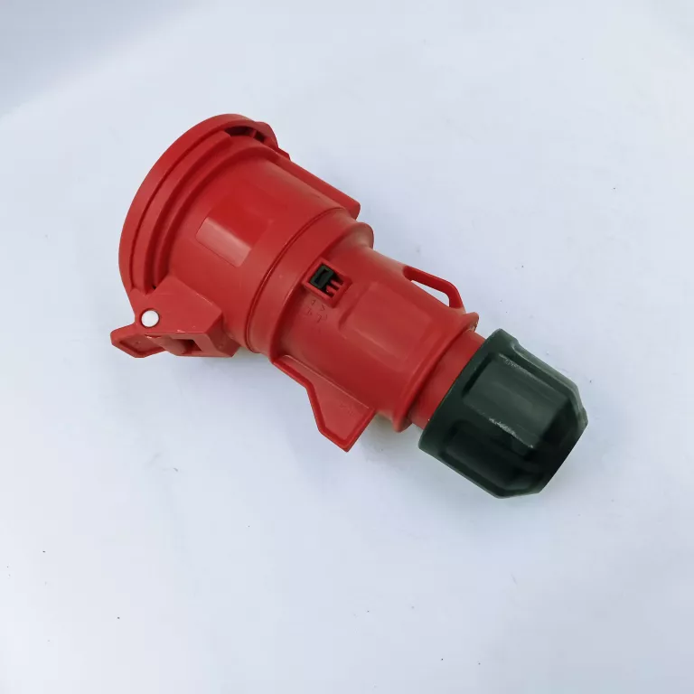 FAMATEL GNIAZDO SIŁOWE PRZEMYSŁOWE PRZENOŚNE 32A 5P 400V IP54 23303