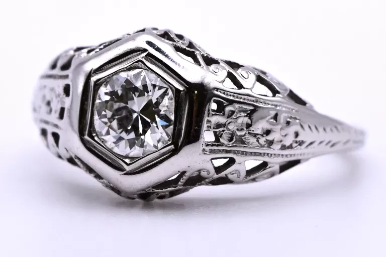 MISTERNY PIERŚCIONEK Z WIDOWISKOWYM BRYLANTEM 0,45CT ZŁOTO 750 R: 10