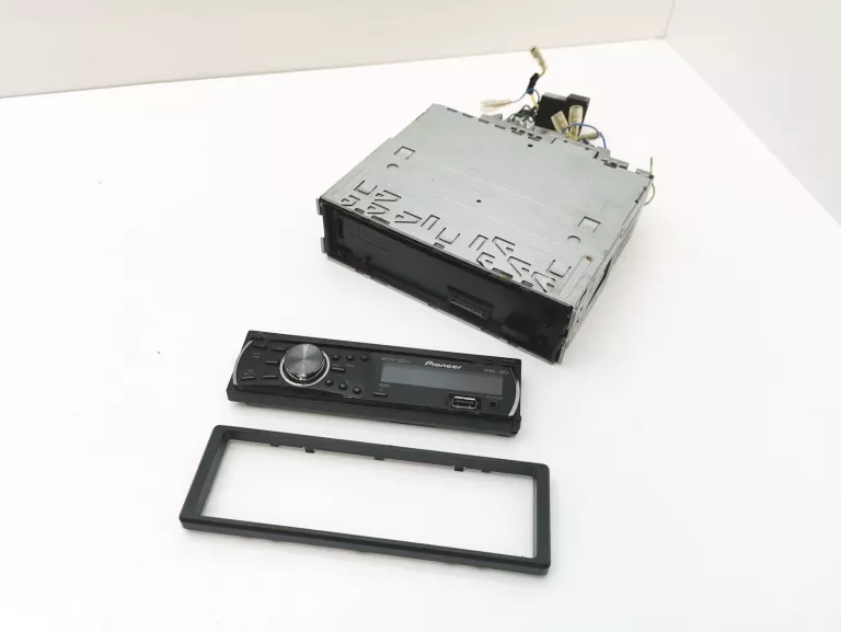 radio-samochodowe-pioneer-deh-2200ub-zlacza-213990-4
