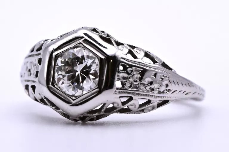 MISTERNY PIERŚCIONEK Z WIDOWISKOWYM BRYLANTEM 0,45CT ZŁOTO 750 R: 10