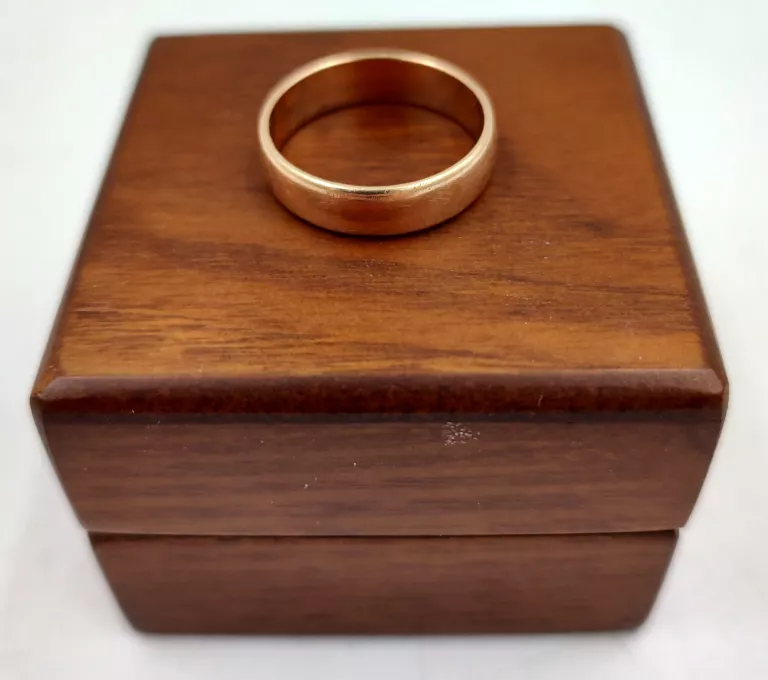 KLASYCZNA  ZŁOTA OBRĄCZKA 585/5,03G