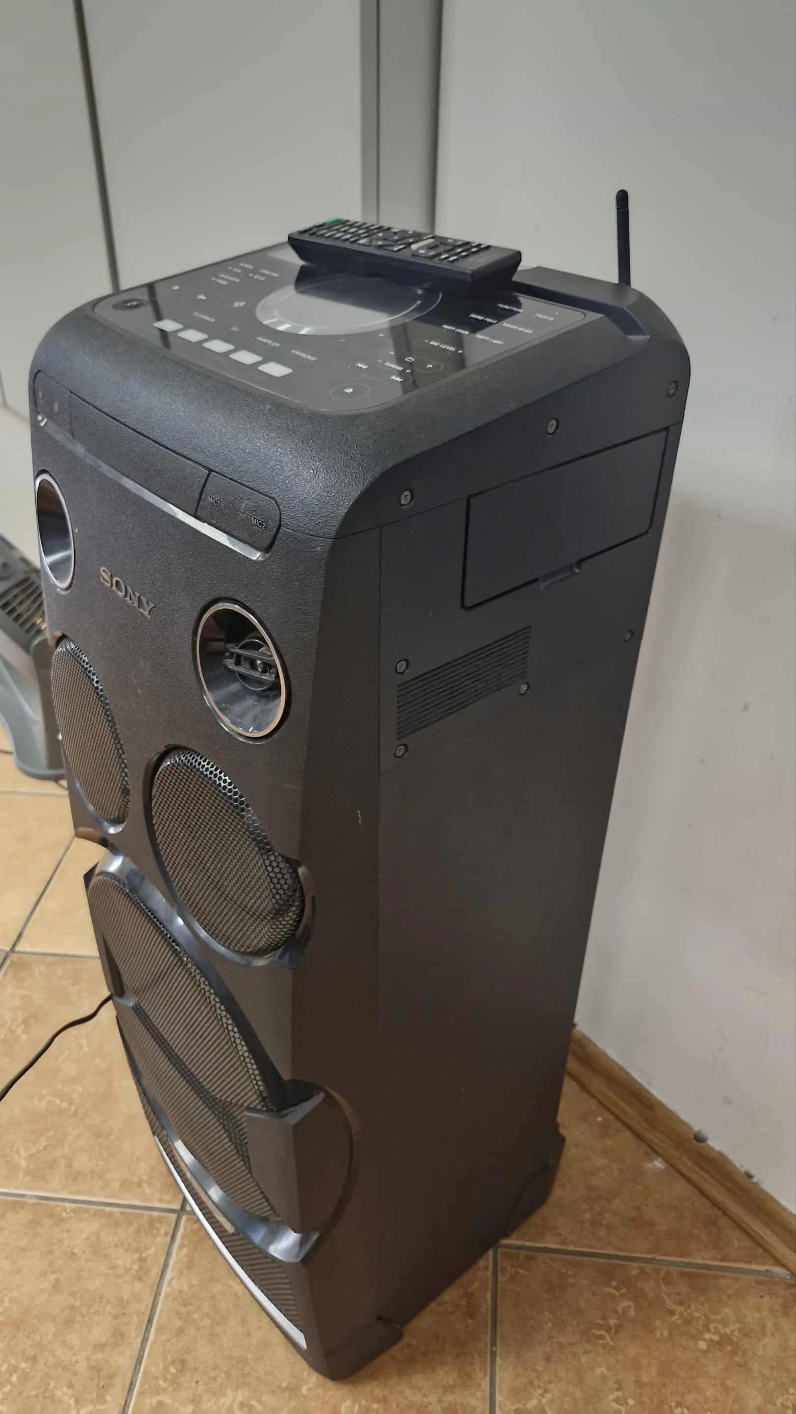 glosnik-sony-mhc-v77dw-przenosny-zestaw-audio-o-duzej-mocy-1440w-model-mhc-v77dw