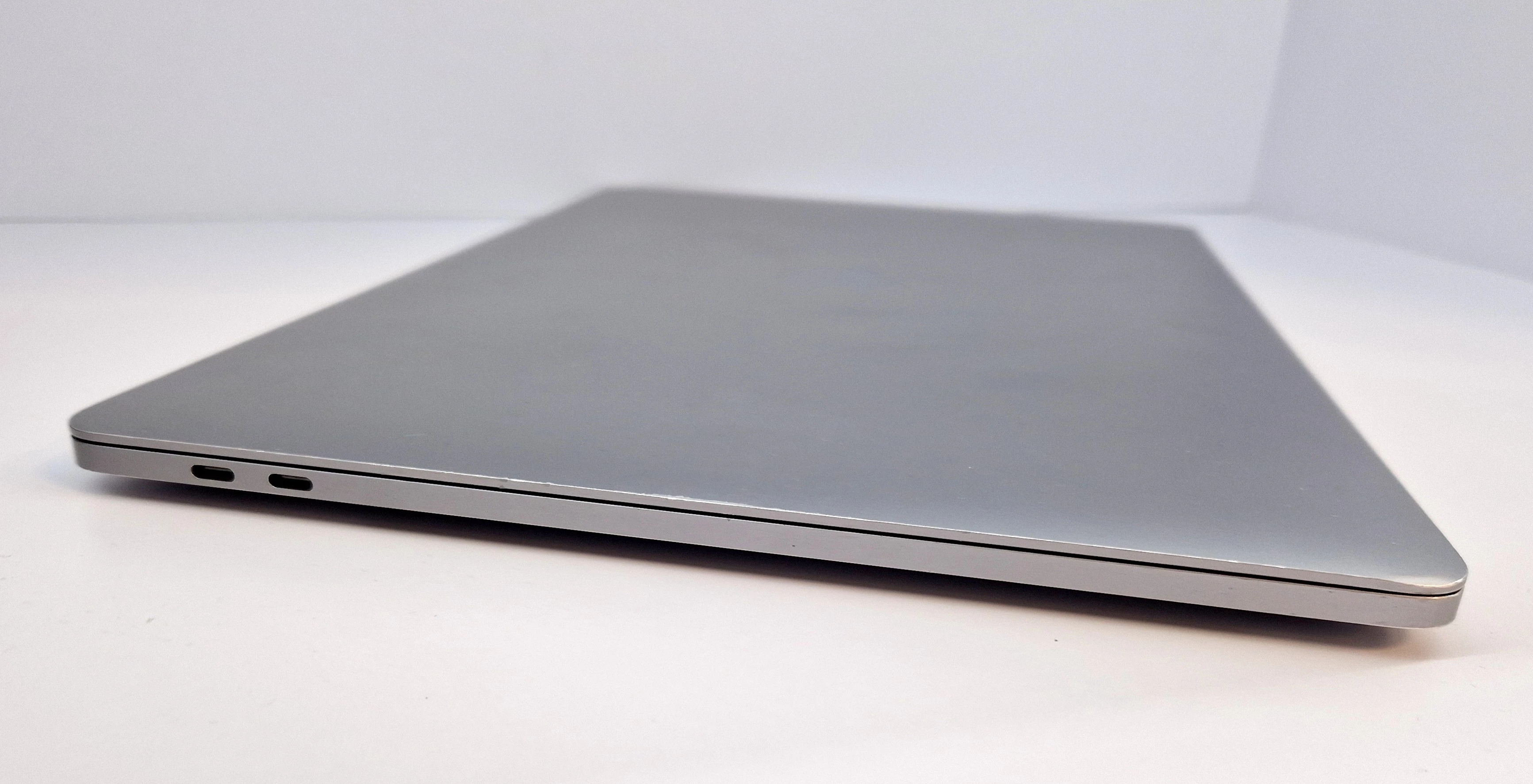 laptop-macbook-pro-15-2017-przekatna-ekranu-1540