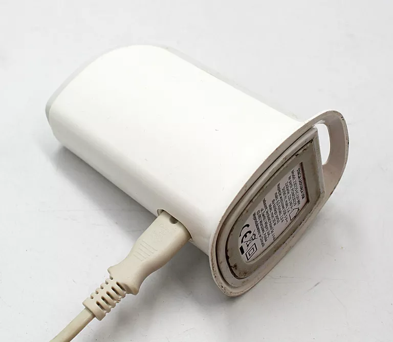 STACJA ŁADUJĄCA HYKKER USB 30 W 5 WYJŚĆ USB BIAŁA