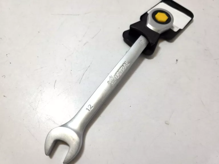 KLUCZ 12MM Z GRZECHOTKĄ