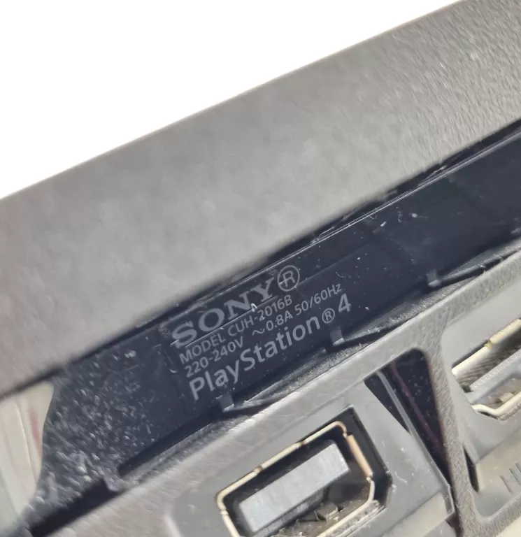KONSOLA SONY PLAYSTATION 4 SLIM 1 TB CZARNY CUH-2016B /ZESTAW