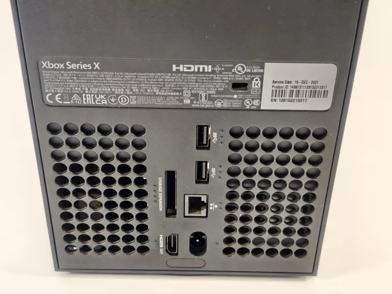 KONSOLA XBOX SERIES X CZARNA