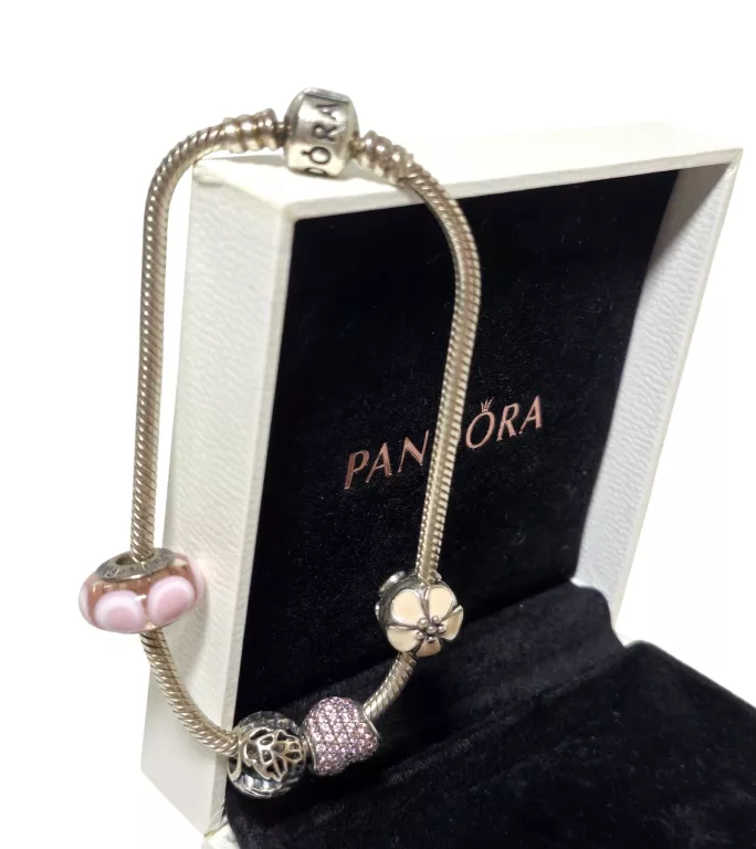 ŚLICZNA BRANSOLETKA PANDORA Z 4 CHARMSAMI 25,20G 925