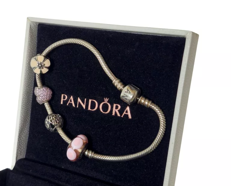 ŚLICZNA BRANSOLETKA PANDORA Z 4 CHARMSAMI 25,20G 925