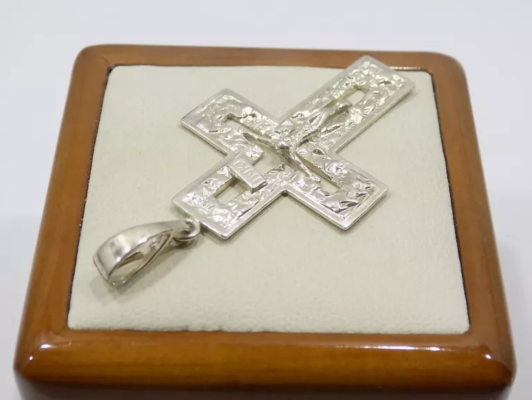 SREBRNY KRZYŻYK PRÓBA 925 WAGA OK. 4,58 G