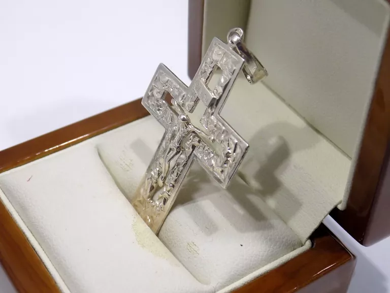SREBRNY KRZYŻYK PRÓBA 925 WAGA OK. 4,58 G