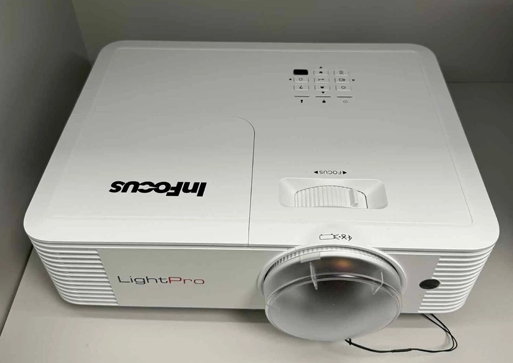 projektor-infocus-in0024st-jak-nowy-komplet-stan-11323-2