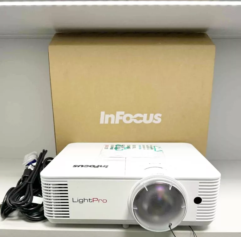 projektor-infocus-in0024st-jak-nowy-komplet-torunska-26-kolo-sj