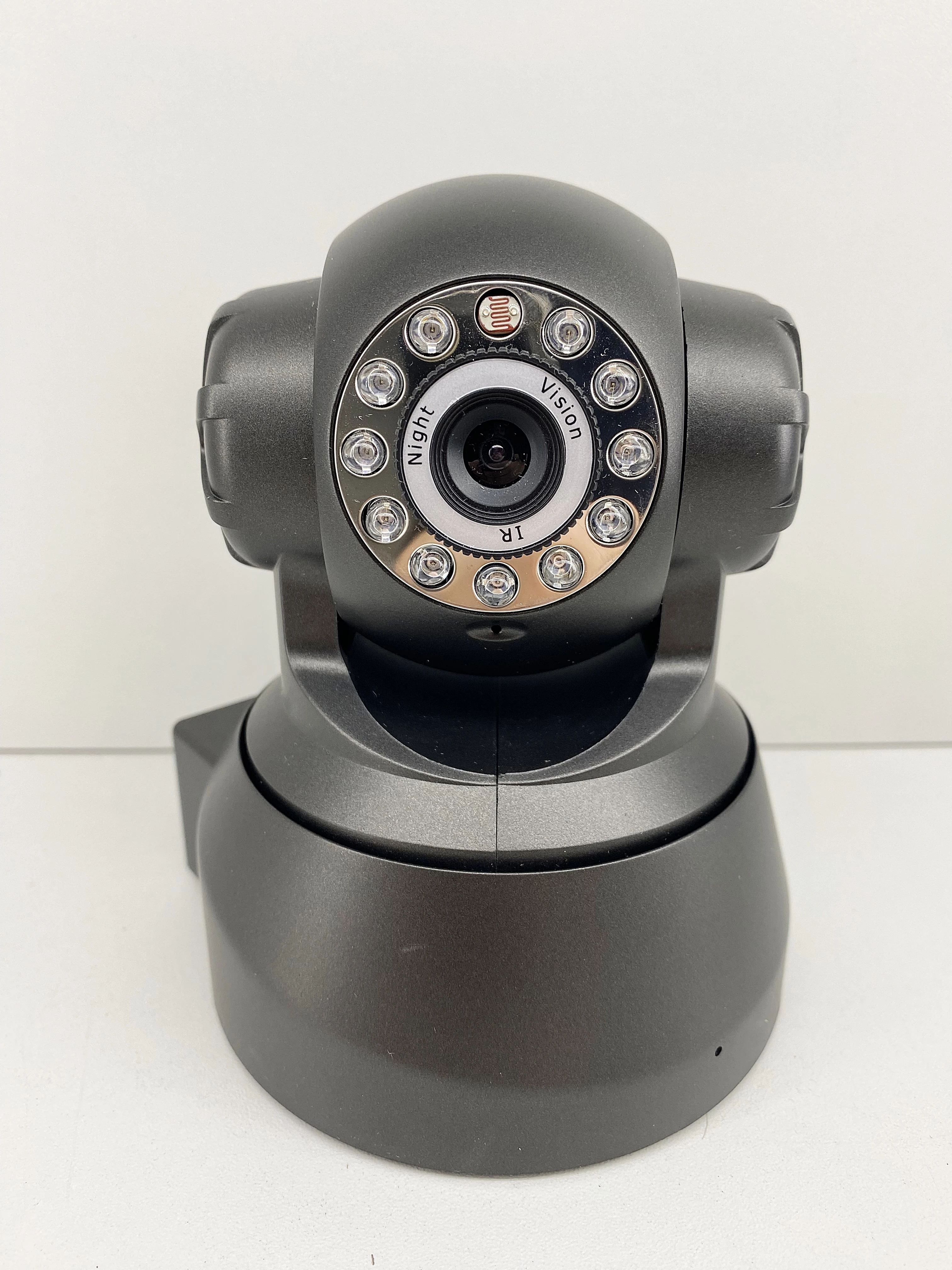 kamera-ip-wifi-zdalnie-sterowana-model-kamera-zewnetrzna-obrotowa-wifi