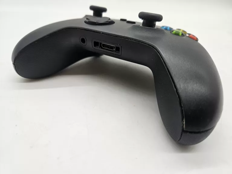 KONSOLA XBOX SERIES X 1TB PAD