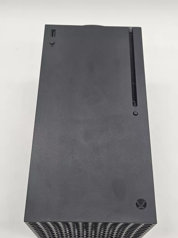 KONSOLA XBOX SERIES X 1TB PAD