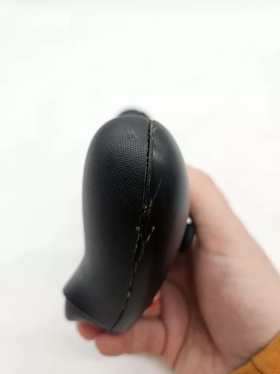KONSOLA XBOX SERIES X 1TB PAD