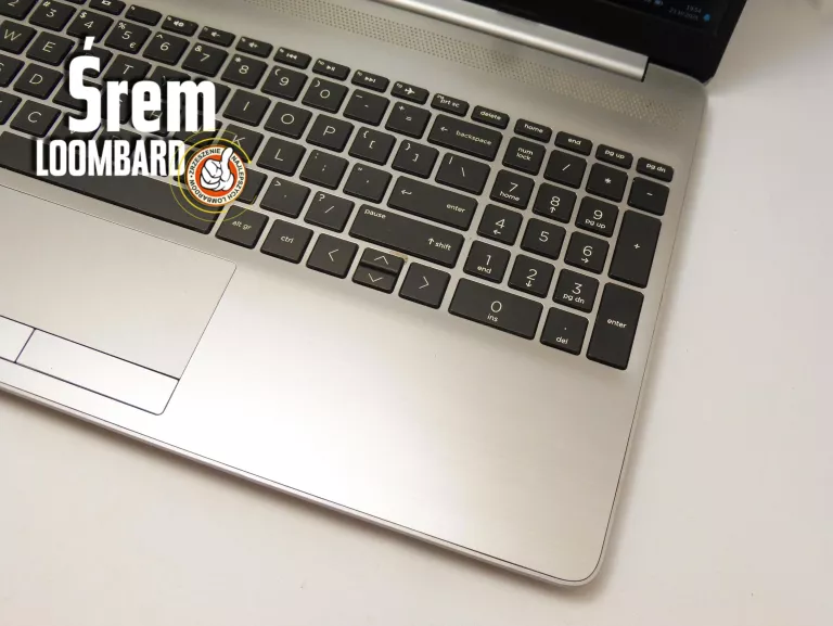LAPTOP HP 250 G8, I5-1135G7, 8GB/256GB SSD, WIN 11, ŁADOWARKA, TORBA