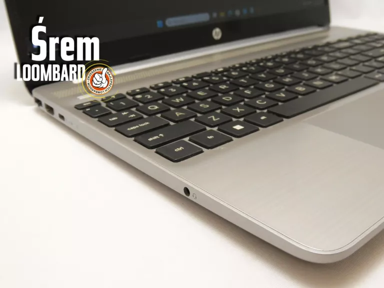 LAPTOP HP 250 G8, I5-1135G7, 8GB/256GB SSD, WIN 11, ŁADOWARKA, TORBA