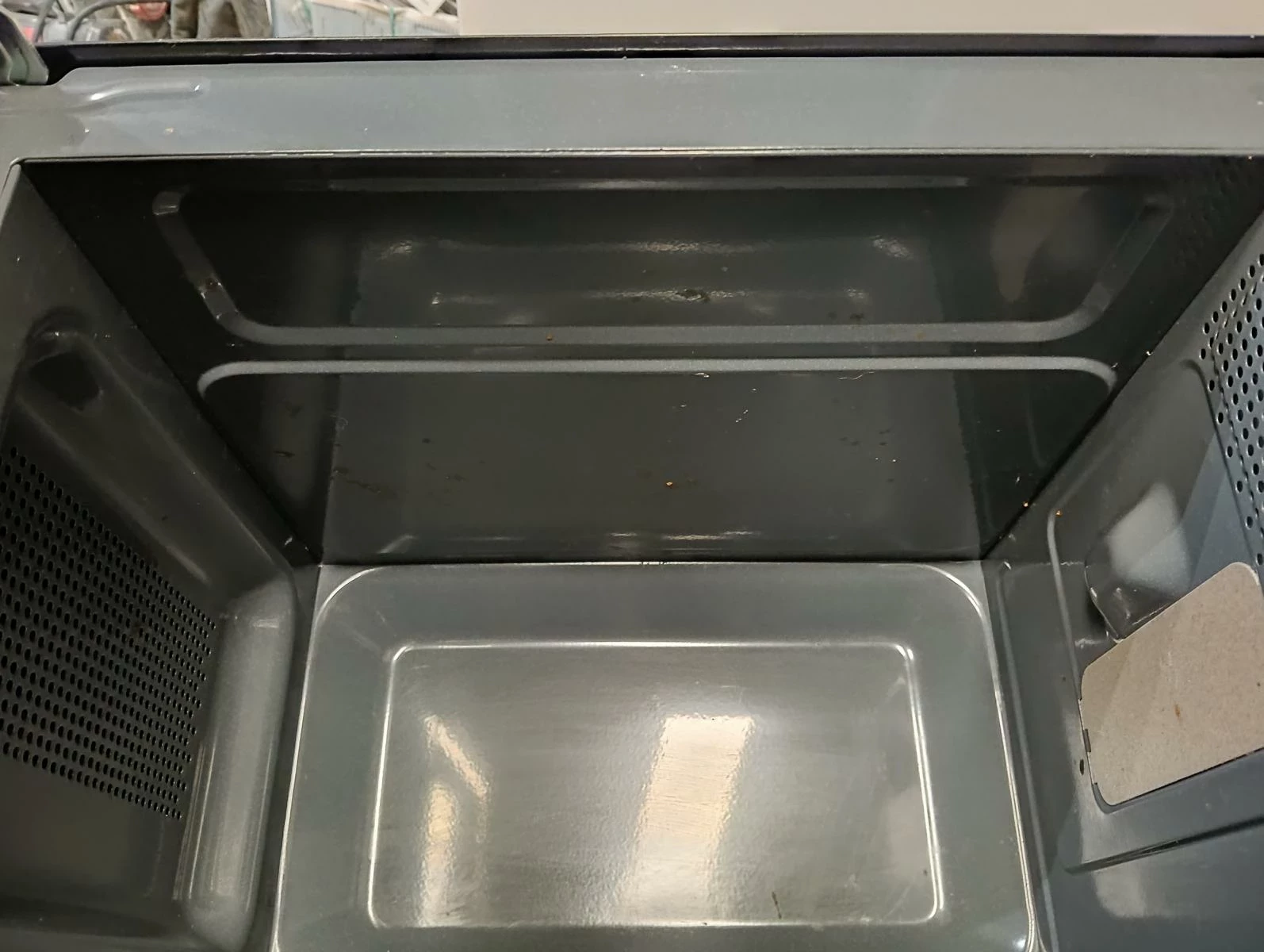 kuchenka-mikrofalowa-amica-amgf17m2b-kolor-dominujacy-129357-3