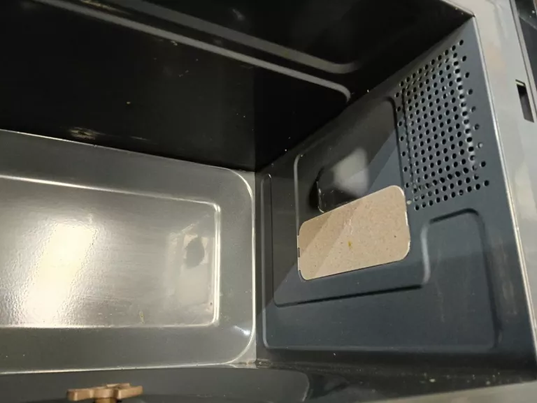 kuchenka-mikrofalowa-amica-amgf17m2b-moc-mikrofal-600