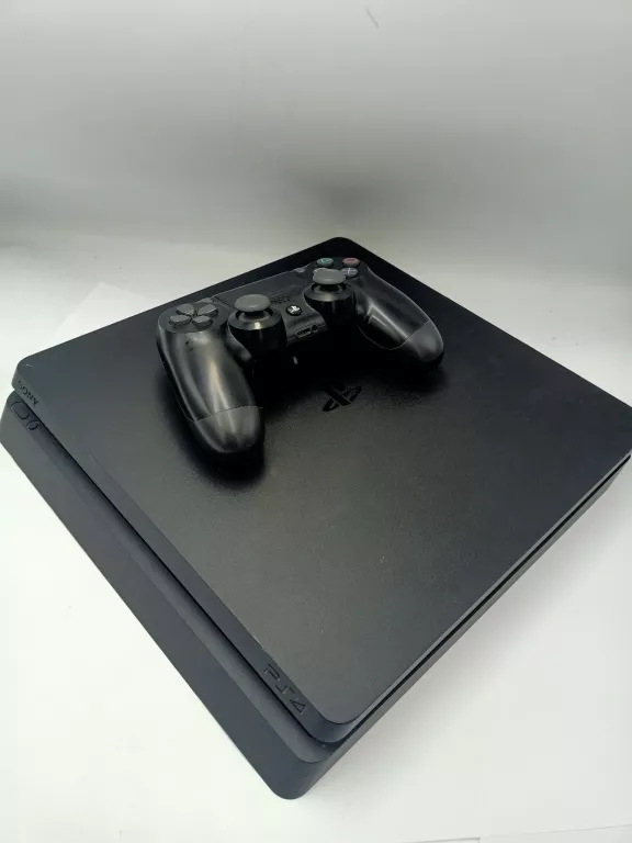 KONSOLA PS4 2116B PAD 1TB