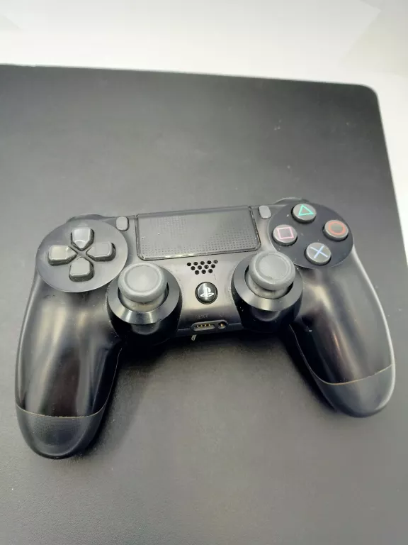 KONSOLA PS4 2116B PAD 1TB