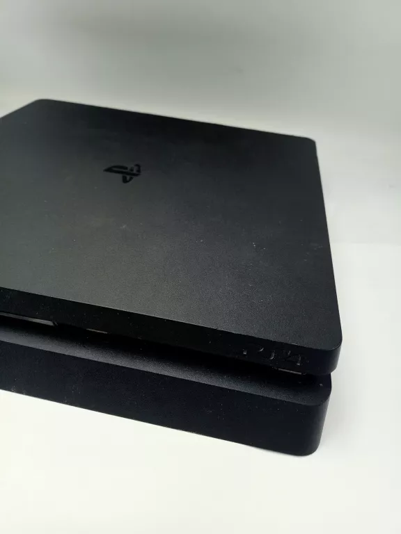 KONSOLA PS4 2116B PAD 1TB