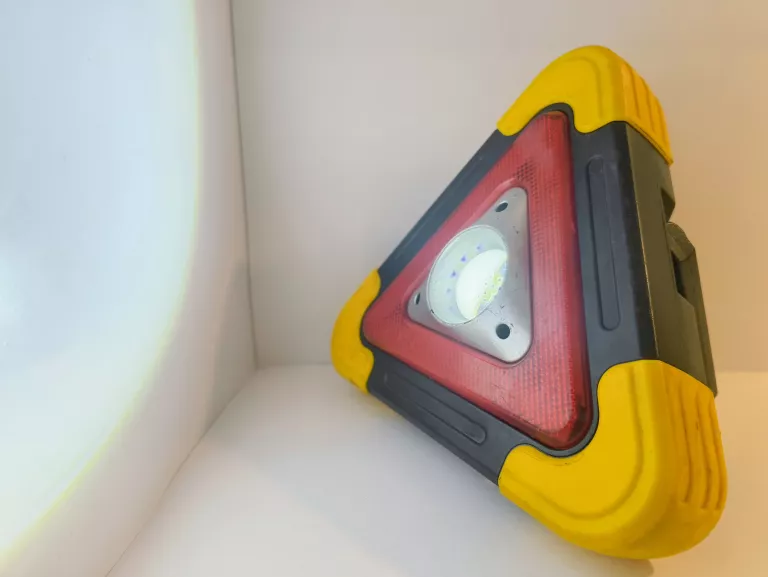 TRÓJKĄT OSTRZEGAWCZY LED, LATARKA, POWERBANK, ŚWIATŁO ROBOCZE, USB C
