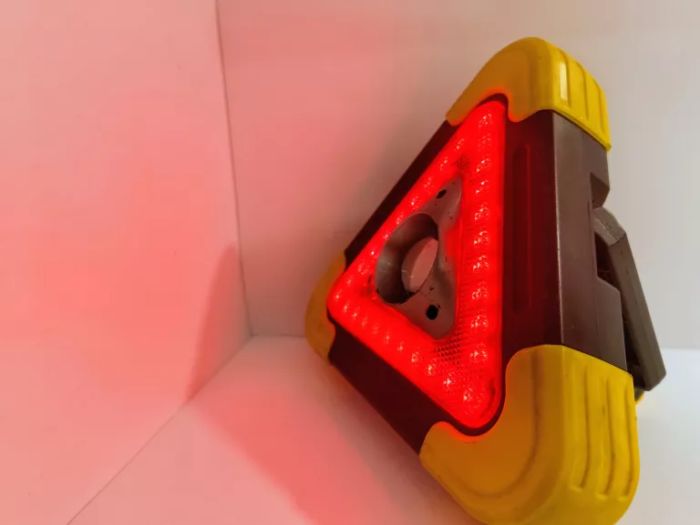 TRÓJKĄT OSTRZEGAWCZY LED, LATARKA, POWERBANK, ŚWIATŁO ROBOCZE, USB C