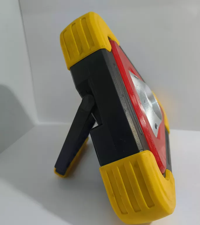 TRÓJKĄT OSTRZEGAWCZY LED, LATARKA, POWERBANK, ŚWIATŁO ROBOCZE, USB C