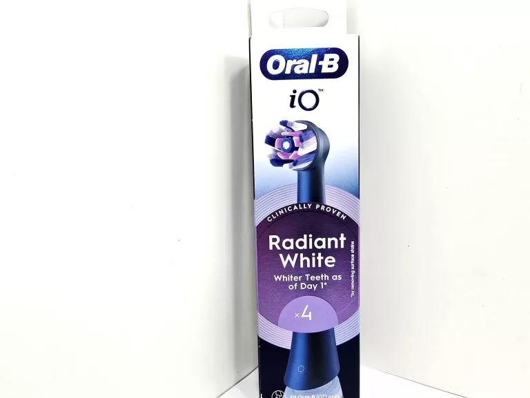 BRAUN ORAL-B IO RADIANT WHITE BLACK 4 KOŃCÓWKI WYBIELAJĄCE DO SZCZOTECZKI