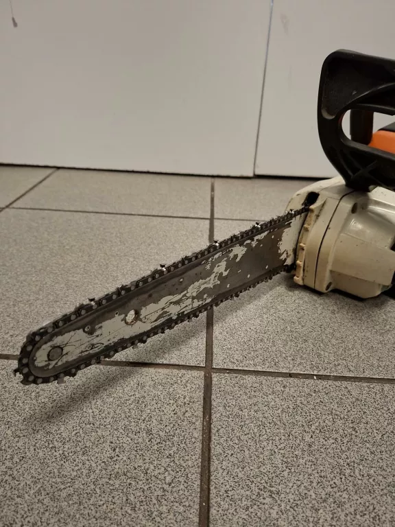 PILARKA ELEKTRYCZNA STIHL MSA 70 C-B ŁAD 2XAKU