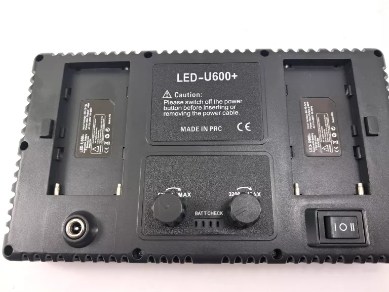LAMPA PANELOWA STUDYJNA PRO LED 600 REGULACJA KOLORU BARWY