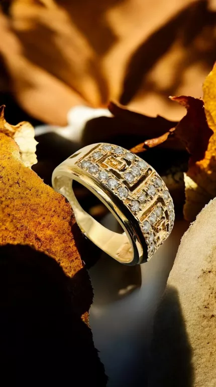 ZŁOTY PIERŚCIONEK DAMSKI – NOWOCZESNY DESIGN, WYSOKA JAKOŚĆ 585