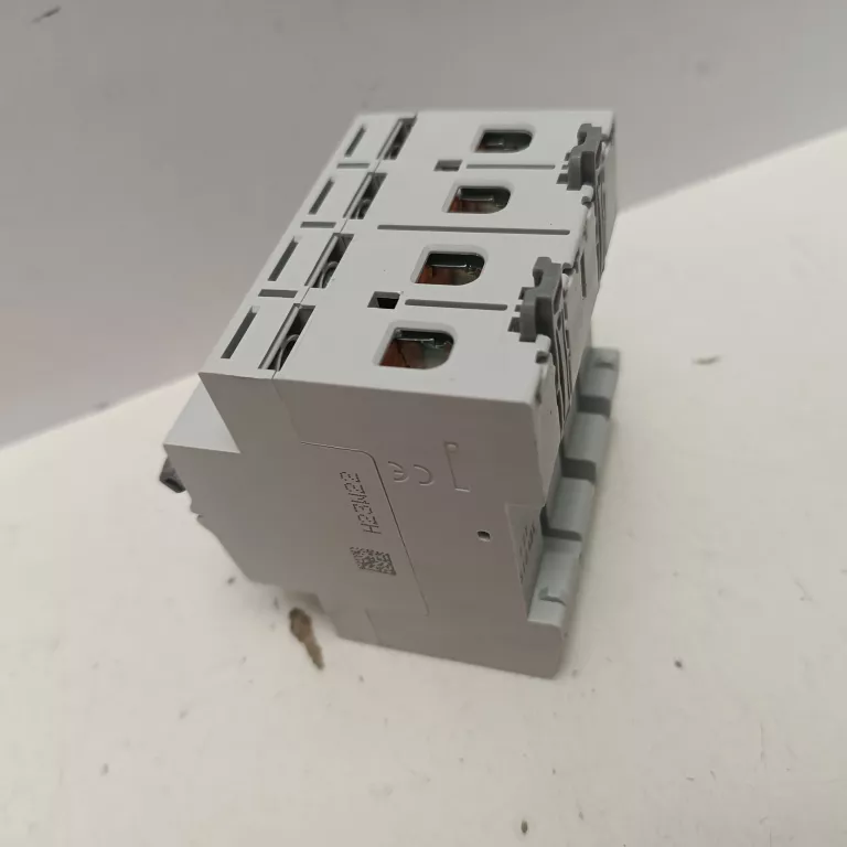 LEGRAND WYŁĄCZNIK RÓŻNICOWOPRĄDOWY 4P 40A TYP AC P304 RX3 402063