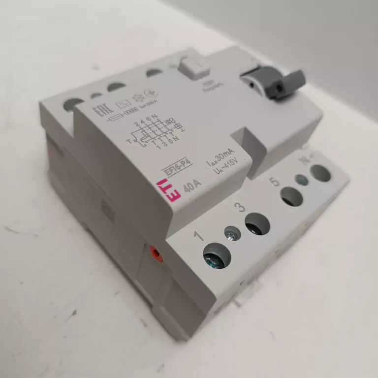 WYŁĄCZNIK RÓŻNICOWOPRĄDOWY EFI6 40A 30MA AC 4P ETI