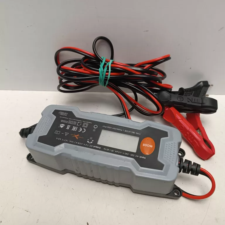PROSTOWNIK - ŁADOWARKA DO AKUMULATORÓW 6-12V - SBC-61238