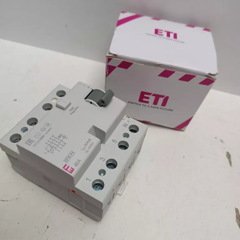 WYŁĄCZNIK RÓŻNICOWOPRĄDOWY EFI6 40A 30MA AC 4P ETI