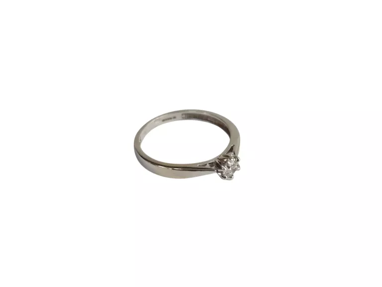 PIĘKNY ZŁOTY PIERŚCIONEK Z BRYLANTEM 0,20CT P.585 / W. 1,62G / R.13