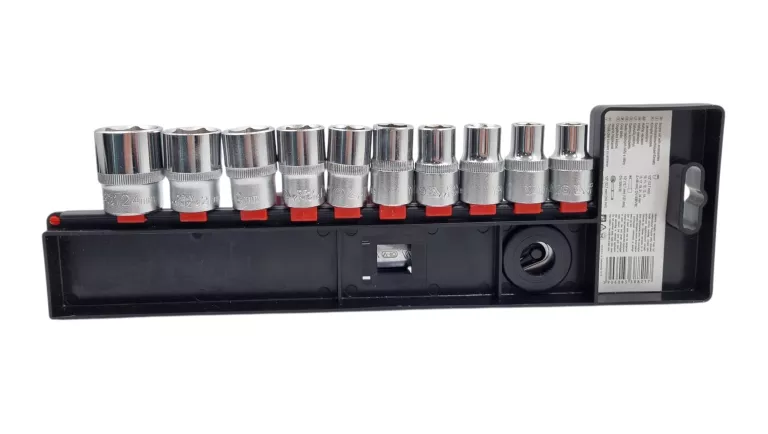 KOMPLET NASADEK Z GRZECHOTKĄ 1/2" 12 ELEMENTÓW YATO YT-38821